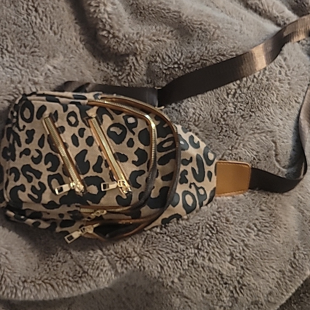 Brand new wot leopard  cross boby bag